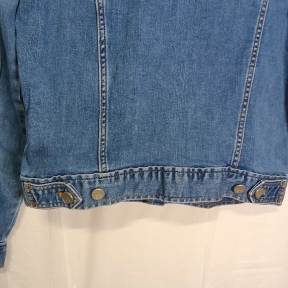 Calvin Klein Women's Denim Trucker Jacket Blue Distressed M - Picture 10 of 13